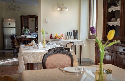 Capodacqua Villa | Villa Ovidia: A three-story age-old farm house surrounded by the greenery, with Free WI-FI.