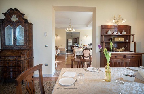 Capodacqua Villa | Villa Ovidia: A three-story age-old farm house surrounded by the greenery, with Free WI-FI.