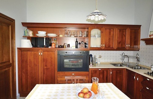 Capodacqua Villa | Villa Ovidia: A three-story age-old farm house surrounded by the greenery, with Free WI-FI.