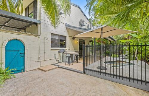 Fannie Bay House | Villa Palma - A Leafy Chic Retreat by the Foreshore