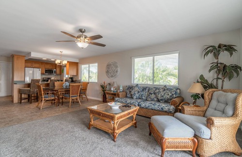 Breezeswept Beach Estates House | Villa Paradise | 4 bed/2 bath canalfront home on Ramrod Key