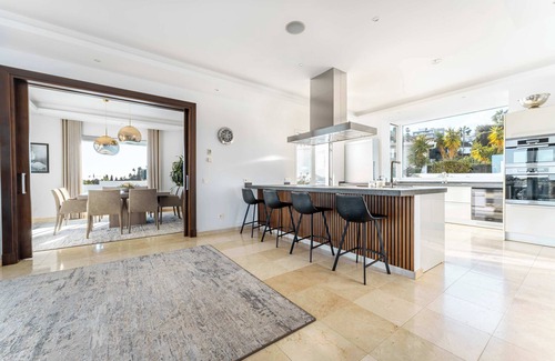 New Golden Mile Villa | Villa Paraiso Alto | Ultimate Holiday Experience Pool Gym Cinema Parking Golf