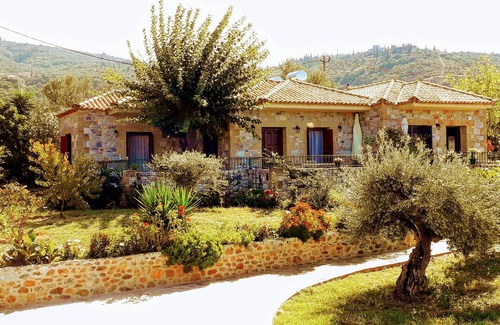 Riglia Apartment | Villa Pefnos2 - A tranquil paradise