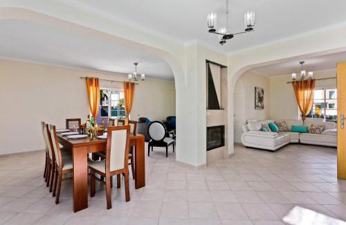 Pera Villa | Villa Pera by Villa Plus