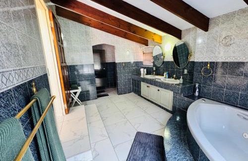 Woodmead Villa | Villa Picasso- 1 Bed Villa