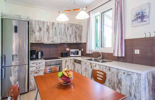 Almiros Beach Villa | Villa Pitteri - Two Bedroom Villa, Sleeps 4