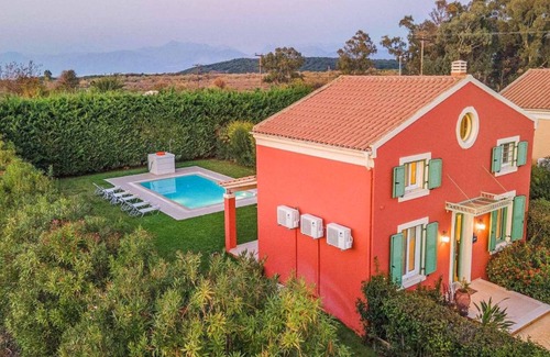Almiros Beach Villa | Villa Pitteri - Two Bedroom Villa, Sleeps 4