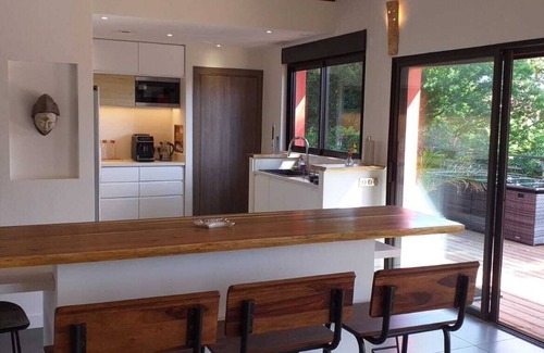 Arcachon House | Villa, pool, 200 m from Eyrac beach, south-facing terrace, like a lodge.