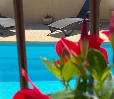 Cabrieres-d'Avignon Villa | Villa privée avec vue et piscine près de Gordes