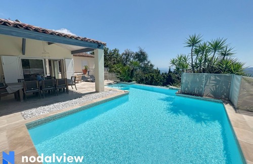 Saint-Vallier-de-Thiey Villa | Villa private pool sea view