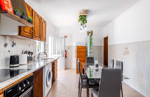 Gambia-Pontes-Alto da Guerra Villa | Villa 'Quinta Da Avó' with Private Pool, Wi-Fi and Air Conditioning