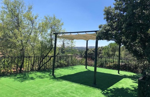 Valdemorillo House | Villa Rana, con amplio jardín, barbacoa y piscina