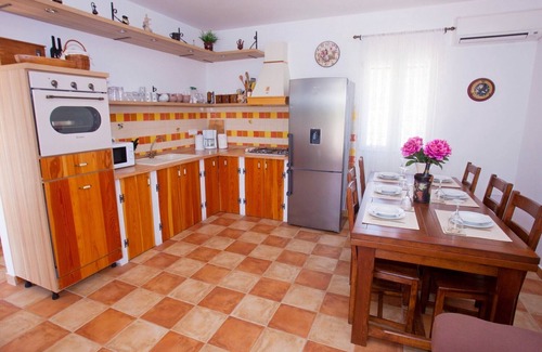 Selca Villa | Villa Rikardo, (14573), Selca, hr