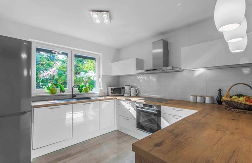 Spadici Villa | Villa Romi - Four Bedroom Villa, Sleeps 9