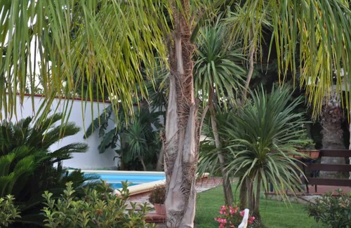 Neviano Villa | "Villa Rosi Fiusco" with Pool, Garden, A/C & Wi-Fi