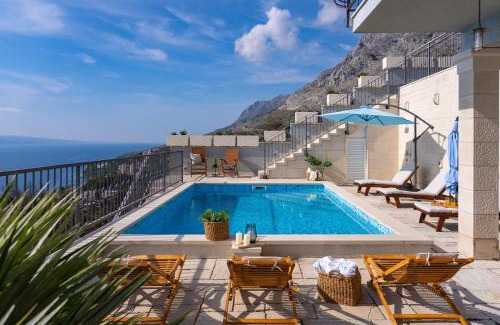 Mimice Villa | Villa S&A with heated private pool, 3 bedrooms, 3 bathrooms, playground