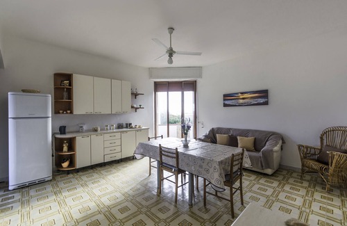 Specchiarica House | VILLA SALINA MONACI, BEACH FRONT