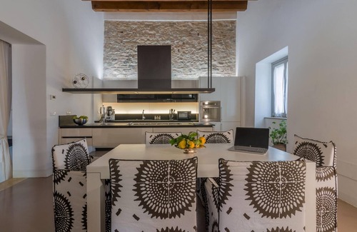 Cagli Villa | Villa Sabrina 12 - Five Bedroom Villa, Sleeps 12