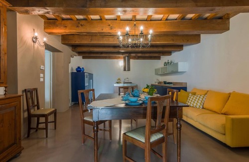 Cagli Villa | Villa Sabrina 12 - Five Bedroom Villa, Sleeps 12