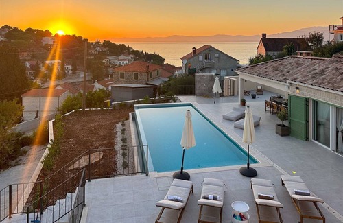 Splitska Villa | Villa Sea Whisper - location and charm