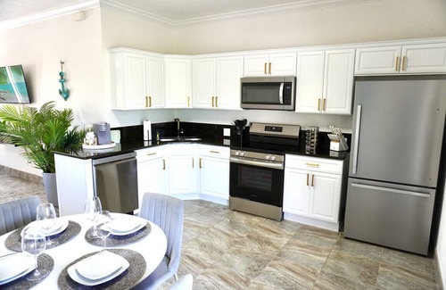 Crescent Beach Villa | Villa Serenō - 2BR Luxe-Hammocks & Beach Bliss