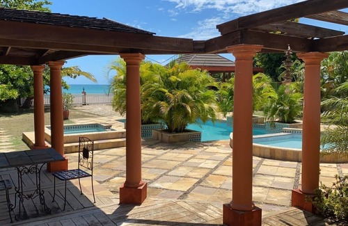 Black River Villa | Villa Serene Jewel of Black River 4 bedroom 5bathrooms