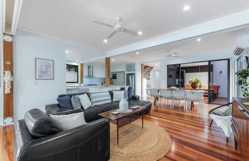 Casuarina House | Villa Serenity: 6BR Casuarina Beach Home w/Pool