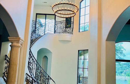 Leander House | Villa Sereno - Pearl of Travis - Pool, Spa, View on 5 Acres