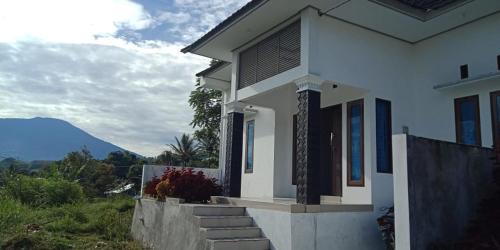 Banuhampu Villa | Villa SINGGALANG Syariah