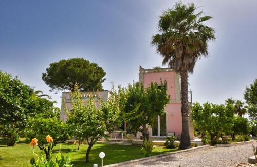 Cutrofiano House | Villa Sirgole Rosa with Pool, Galatina