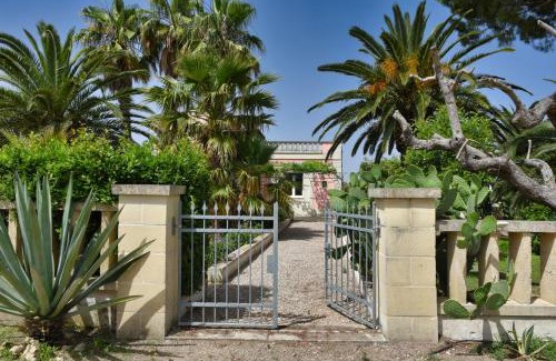 Cutrofiano House | Villa Sirgole Rosa with Pool, Galatina