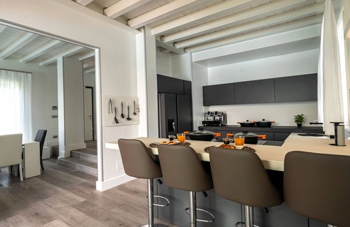 San Benedetto di Lugana Villa | Villa "Sirmione Lakefront" with Lake View, Private Heated Pool and Wi-Fi