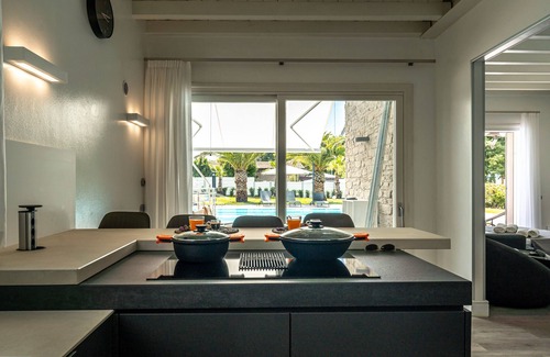 San Benedetto di Lugana Villa | Villa "Sirmione Lakefront" with Lake View, Private Heated Pool and Wi-Fi