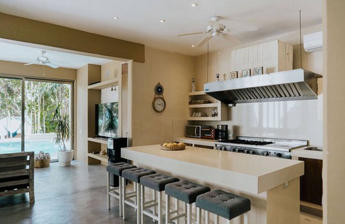 Soliman Bay Villa | Villa Soliman - 6 Bed, Beachfront Villa in quiet Soliman Bay, w/chef