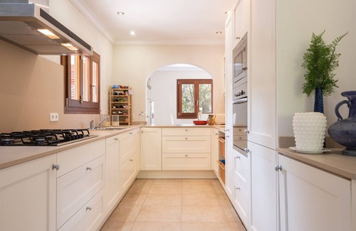 Crestatx Villa | Villa 'Son Sera' with Mountain View, Wi-Fi and Air Conditioning