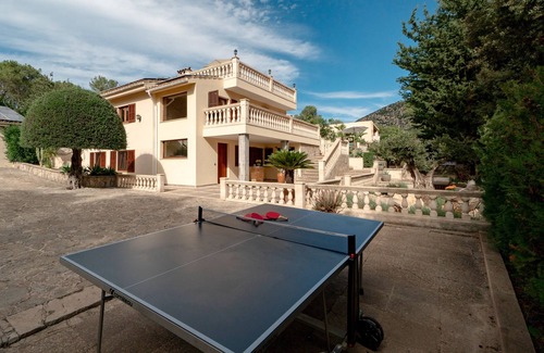 Crestatx Villa | Villa 'Son Sera' with Mountain View, Wi-Fi and Air Conditioning