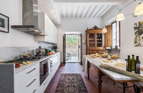 Massa e Cozzile Villa | Villa Splendente: A charming three-story historical villa located in an isolated position, on the slopes of a hill which is covered with olive groves, with Free WI-FI.