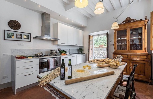 Massa e Cozzile Villa | Villa Splendente: A charming three-story historical villa located in an isolated position, on the slopes of a hill which is covered with olive groves, with Free WI-FI.