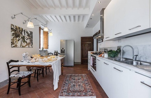 Massa e Cozzile Villa | Villa Splendente: A charming three-story historical villa located in an isolated position, on the slopes of a hill which is covered with olive groves, with Free WI-FI.