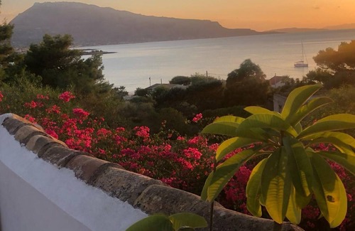 Cornino Villa | Villa 'Sul Mare Vista Tramonto' with Sea View, Garden and Wi-Fi