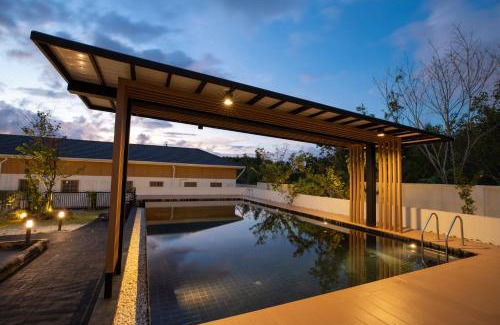 Thep Kasattri Villa | Villa Sunrise Garden A180