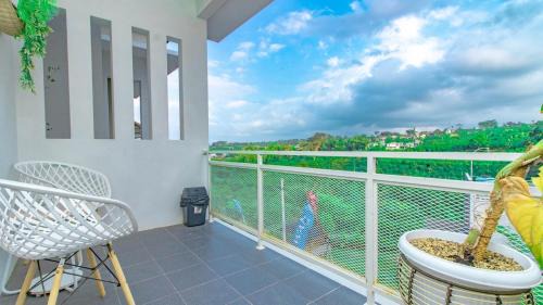 Dinoyo Villa | Villa Sunrise with Private Pool