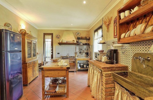 Castelfiorentino Villa | Villa Tessa: A splendid two-story villa with the strong charachter which derives from it actually being a converted barn house, with Free WI-FI.