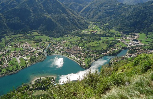 Idro Apartment | Villa Tiziana Type T3 - DIRECTLY ON THE LAKE - up to 4 people - pool - garden - wide view