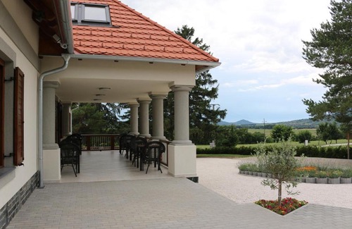 Gyulakeszi Bed & Breakfast | Villa Tolnay Vendégház