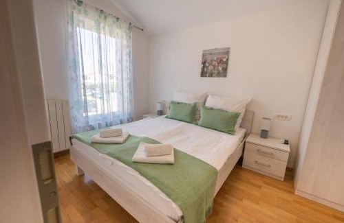 Nova Vas House | Villa Tonka