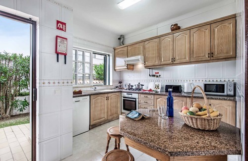 Correeira Villa | Villa Torcato - Five Bedroom Villa, Sleeps 10
