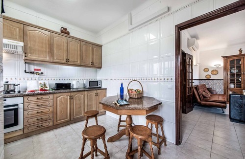 Correeira Villa | Villa Torcato - Five Bedroom Villa, Sleeps 10