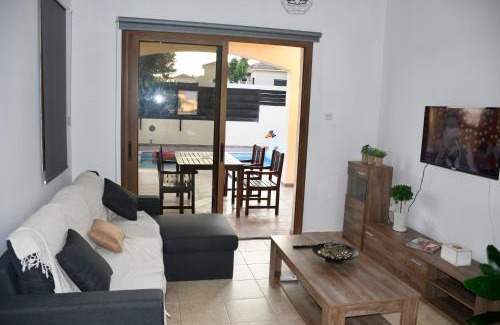 Pissouri Villa | Villa Trachonas