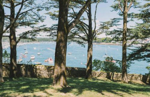 Combrit Hotel | Villa Tri Men